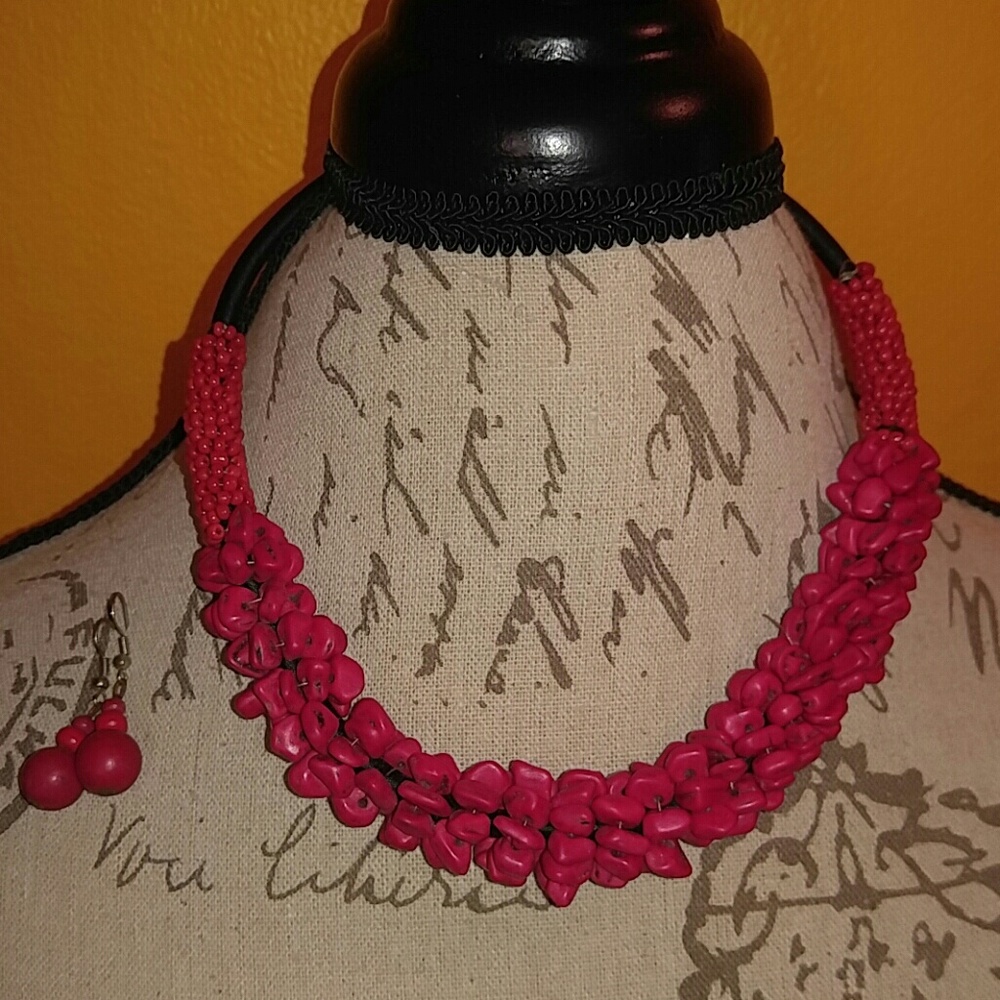 Necklace and earrings combo